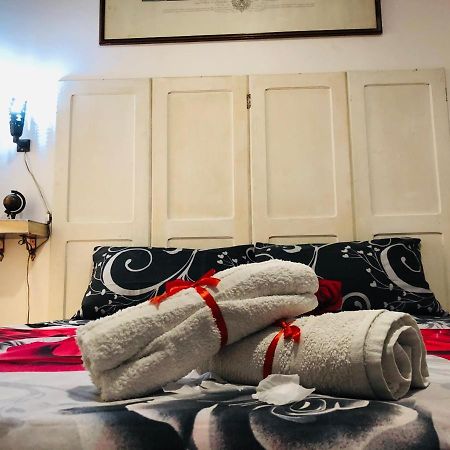 A Casa Di Claudia Apartment Наполи Екстериор снимка