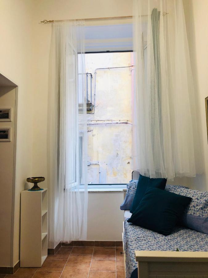 A Casa Di Claudia Apartment Наполи Екстериор снимка