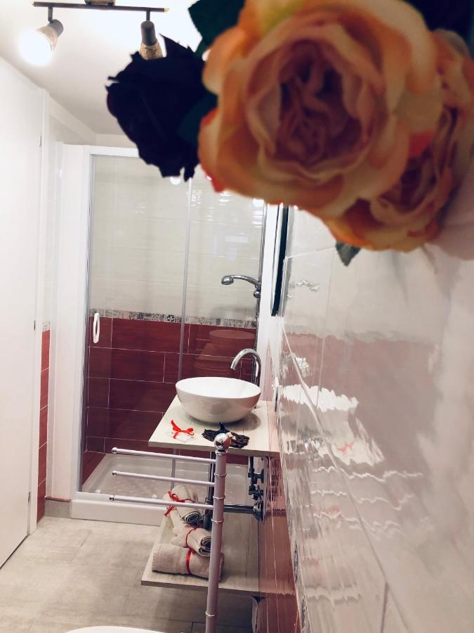 A Casa Di Claudia Apartment Наполи Екстериор снимка