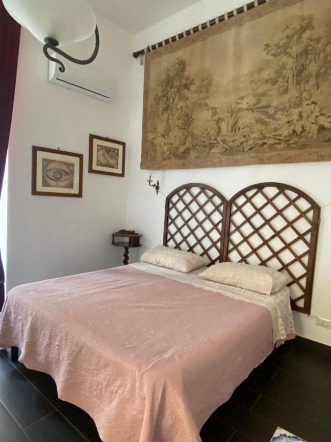A Casa Di Claudia Apartment Наполи Екстериор снимка