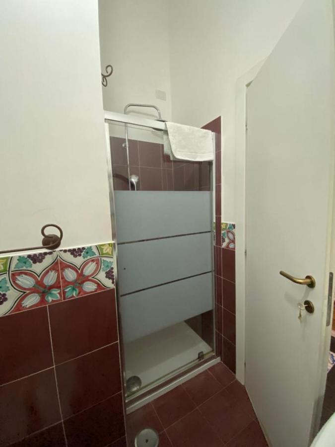 A Casa Di Claudia Apartment Наполи Екстериор снимка