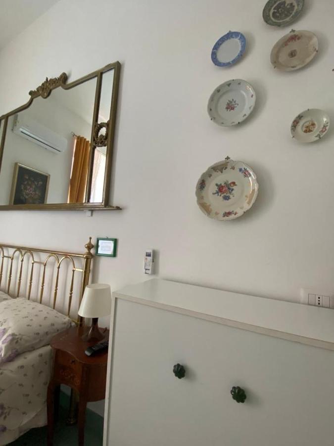A Casa Di Claudia Apartment Наполи Екстериор снимка