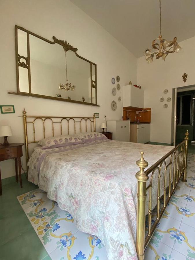 A Casa Di Claudia Apartment Наполи Екстериор снимка