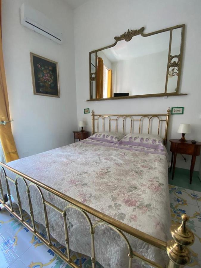 A Casa Di Claudia Apartment Наполи Екстериор снимка