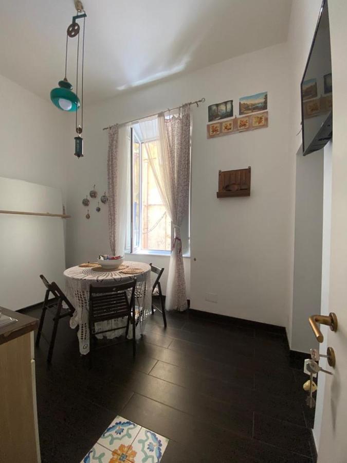 A Casa Di Claudia Apartment Наполи Екстериор снимка