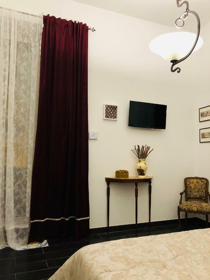 A Casa Di Claudia Apartment Наполи Екстериор снимка