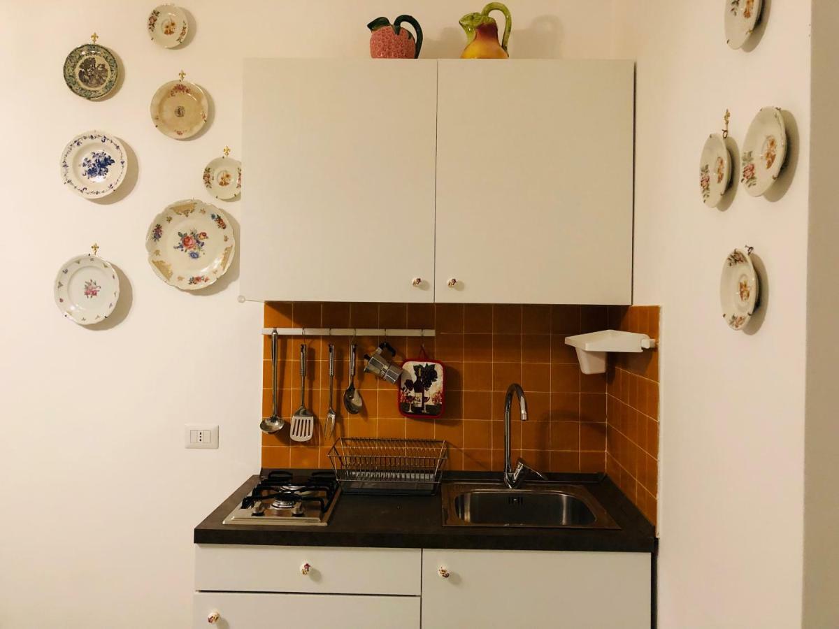 A Casa Di Claudia Apartment Наполи Екстериор снимка
